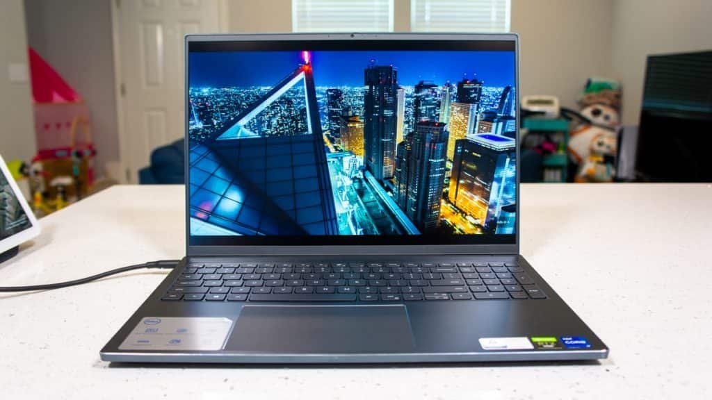 Dell Inspiron 16 Plus 7640 Review: AI-Powered Performance Yet Still No OLED