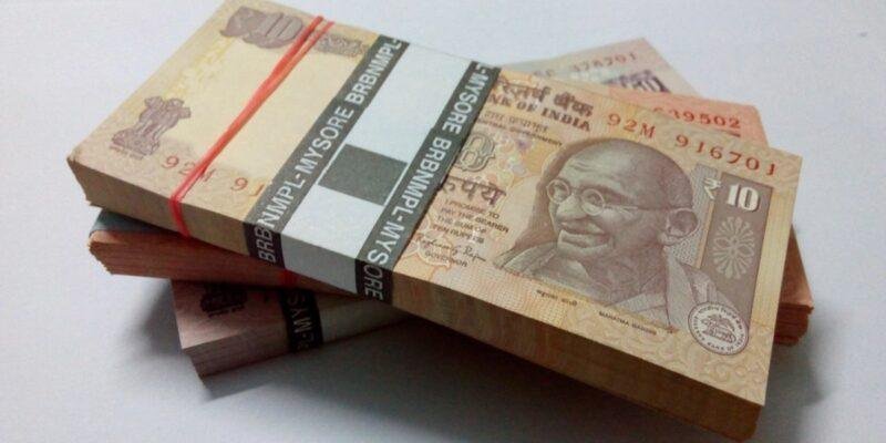 Indian rupee notes illustrating the India crypto tax rules under Section 115BBH