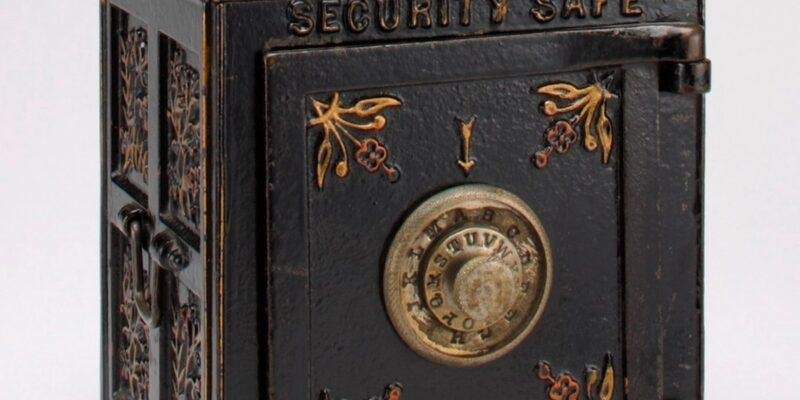 An antique security safe representing Bitcoin returned to the Liquid federation wallet